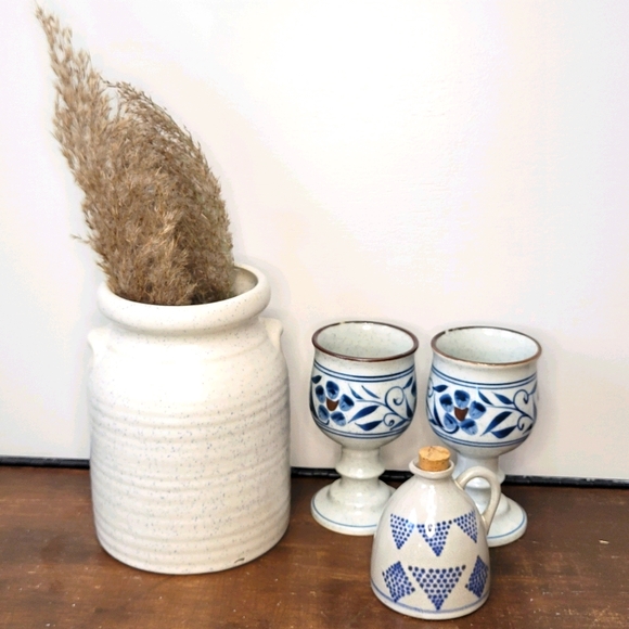 Vintage Other - 🌵Vintage Crock White & Blue w bird & heart design